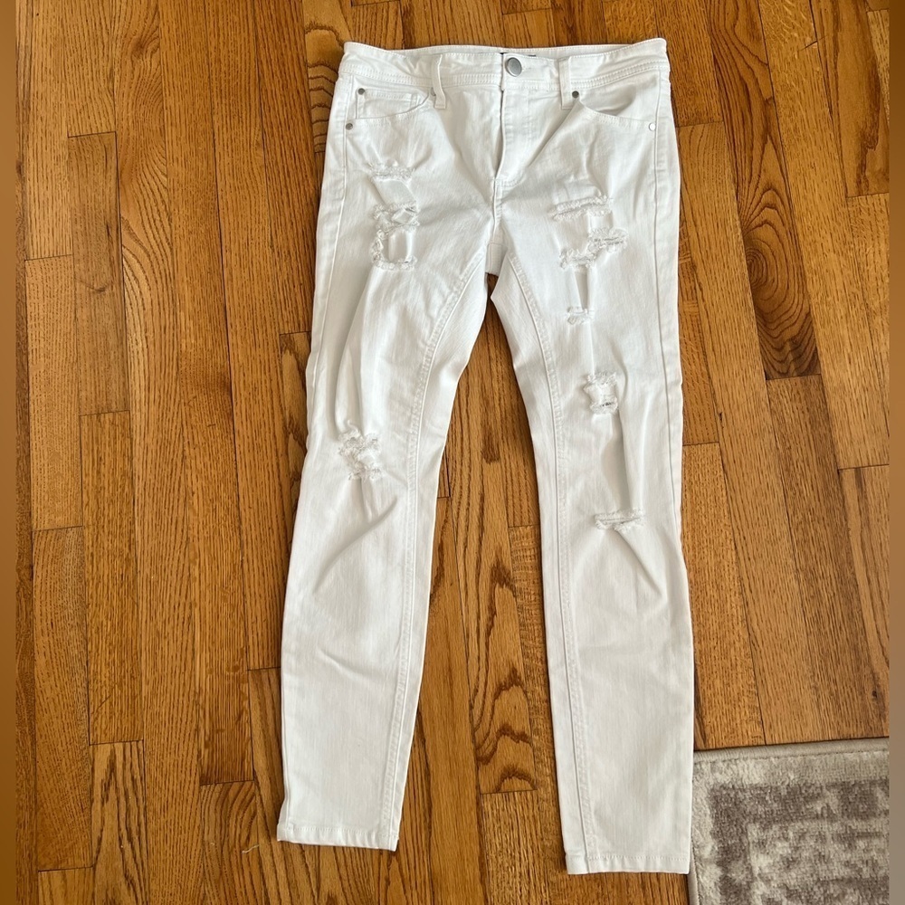 Design Lab Lord & Taylor Distressed White Skinny Jeans Size 28